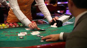 Tampilan permainan Ikan Jackpot di platform bola777 dengan ikan-ikan berwarna-warni dan sistem penembakan interaktif